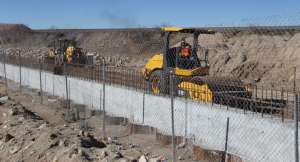 特朗普政府计划在未来10年支出330亿美元修筑美墨边境墙