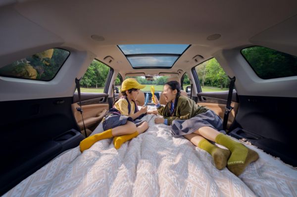 蓝电E5荣耀版，9.98万元起选中型大7座插混SUV，让你的家庭出行更加舒心