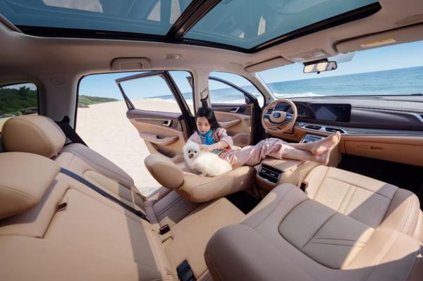 CS75PLUS难以招架，中型大七座插混SUV蓝电E5荣耀版震撼上市，仅需9.98万！