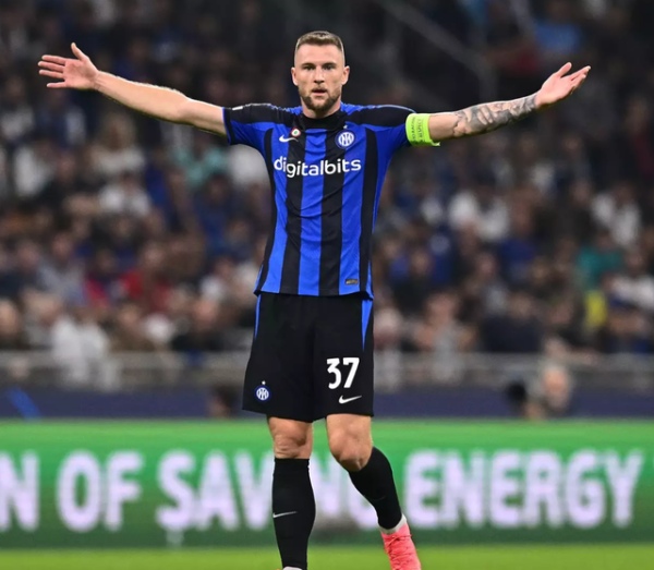 Khoảng cách là 10 triệu! Inter