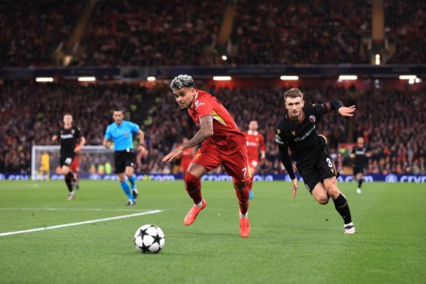 Ảnh: Bayern đình chỉ các cuộc 