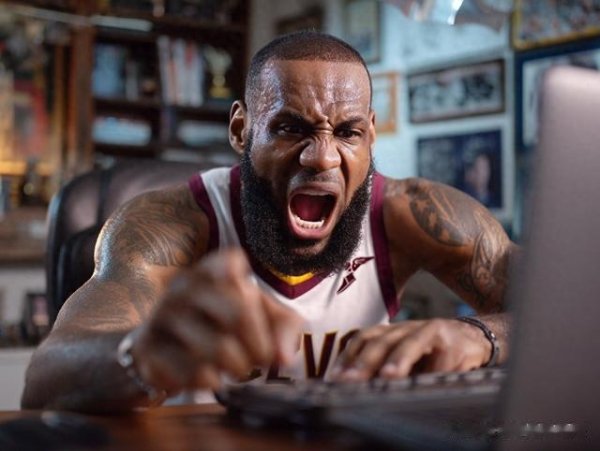 King James  Ban phá vỡ AI Carn